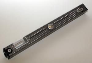 pe1950_frontbezel.jpg